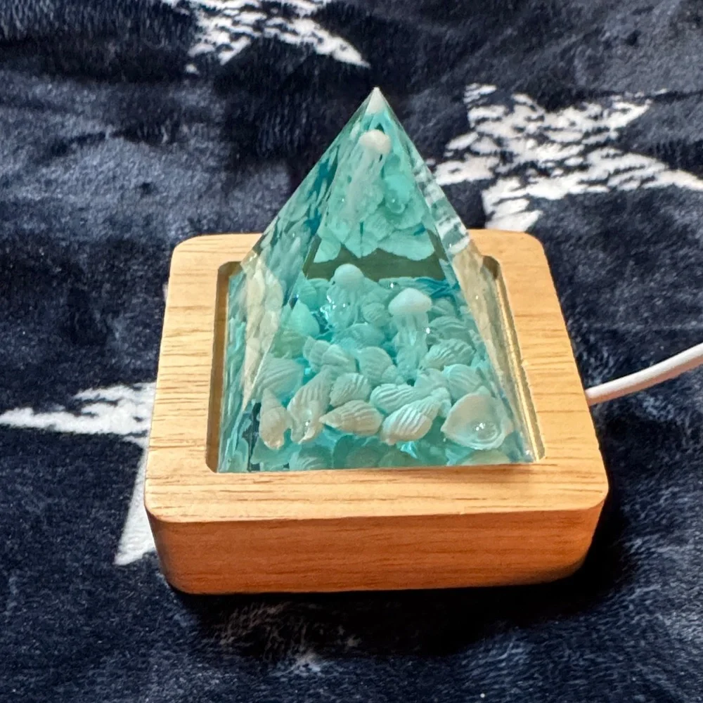 Aquarium Pyramid Night Light